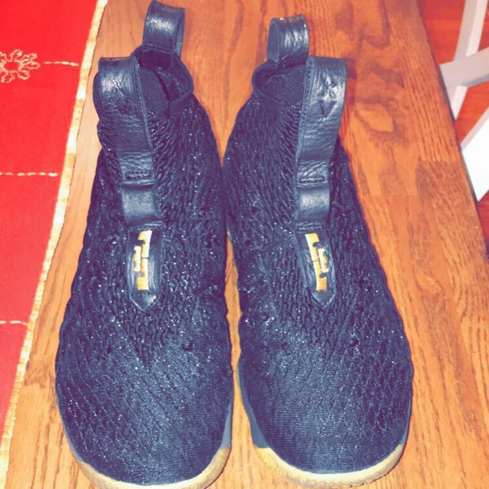 Lebron 15 Metallic Gold